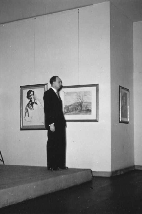 Adolf Kroupa na zahájení výstavy v Procházkově síni; z archivu Jany Vránové